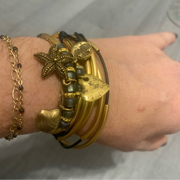 Lizzy James leather cord, beach themed wrap bracelet/ necklace. New without tag - Picture 4 of 5